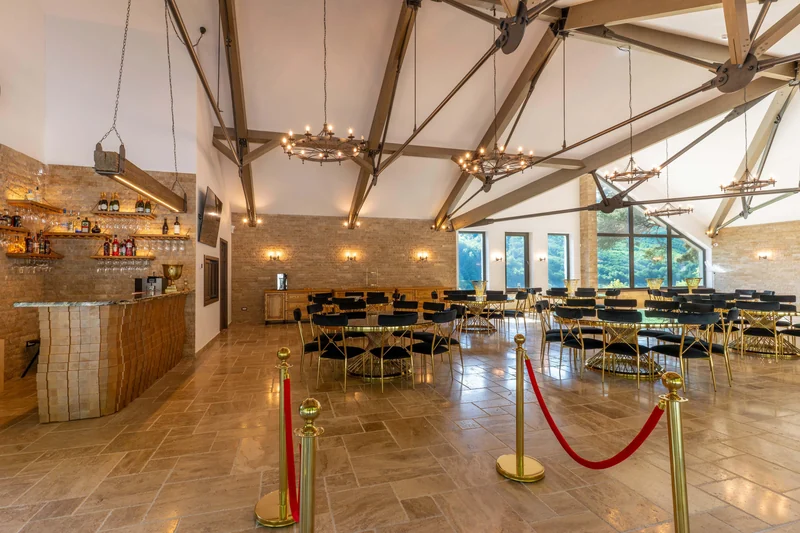 Salonul pregătit pentru un eveniment